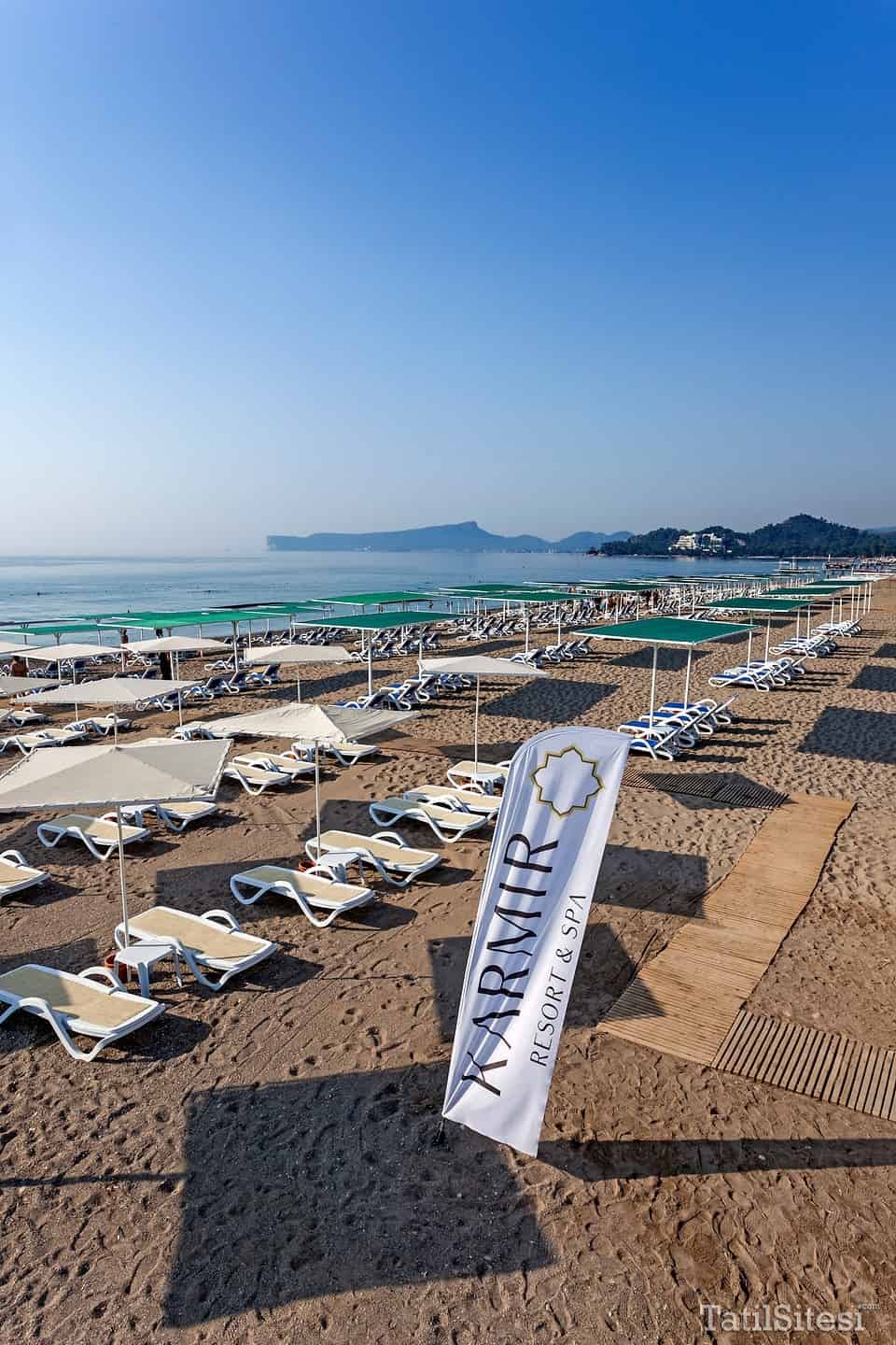 Karmir Hotel Resort & Spa